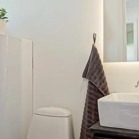 4 Person In Appartement